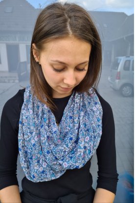 Virág mintás körsál