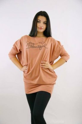Victoria Moda divatos felirattal díszített 3/4-es ujjú bő szabású felső/tunika