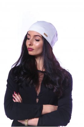 VICTORIA MODA ejtett fazonú egyszínű sapka márkajelzéses bilétával
