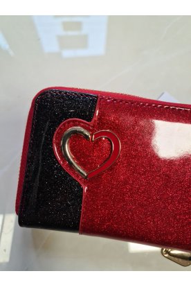 Divatos csillogós szívecske emblémával díszített lakkos női pénztárca