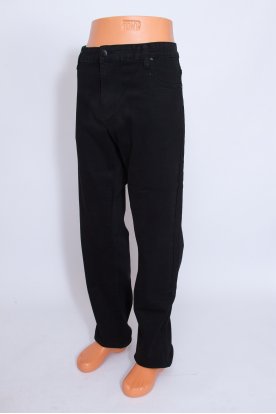 REALIZE divatos fekete színű nagy méretű egyenes szárú férfi farmernadrág zsebénél bilétával