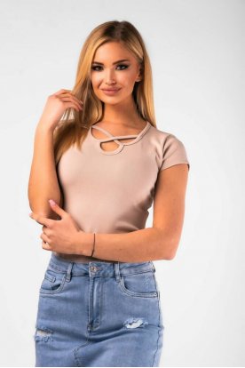 VICTORIA MODA divatos bordázott keresztpántos rövid ujjú felső