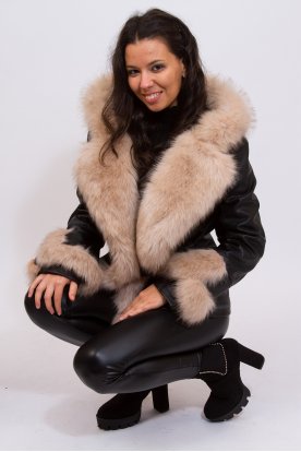 Divatos elegáns szőrmés csattal zárható bélelt női műbőr kabát