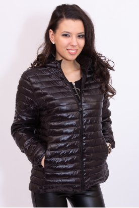 Divatos egyszínű nagy méretű női átmeneti rövid steppelt kabát levehető kapucnival
