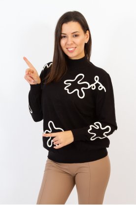 Divatos pihe-puha gépi kötésű félgarbós hosszú ujjú felső különleges fekete hímzéssel