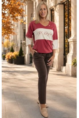 RUCY FASHION 3/4 ujjú divatos V-nyakú fazon Loren city felső gumírozott alsó részszöveges